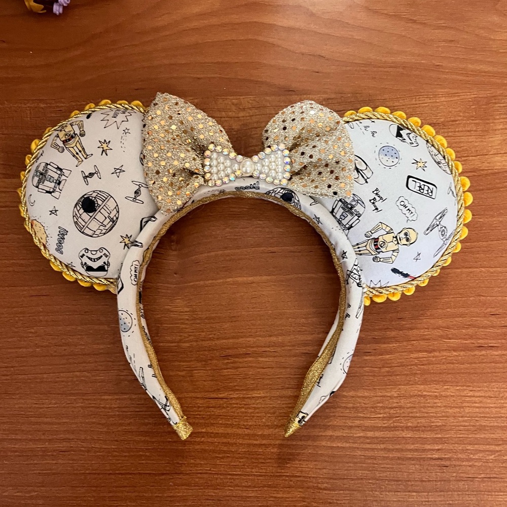 Mickey Gold and White Themed Headband with Bow